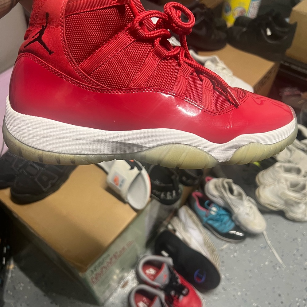 Jordan 11 “win like 96’ “ size 11.5